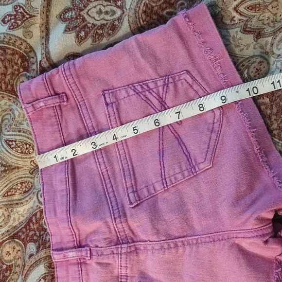 Size 5 cut off rip shorts By Aeropostale - Picture 12 of 13